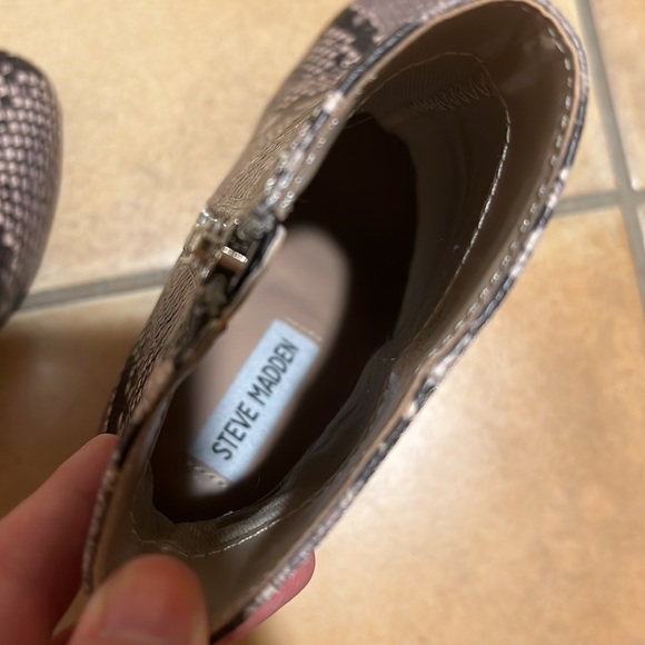 Steve Madden Faux Snake Skin boots 6.5 - Picture 5 of 5